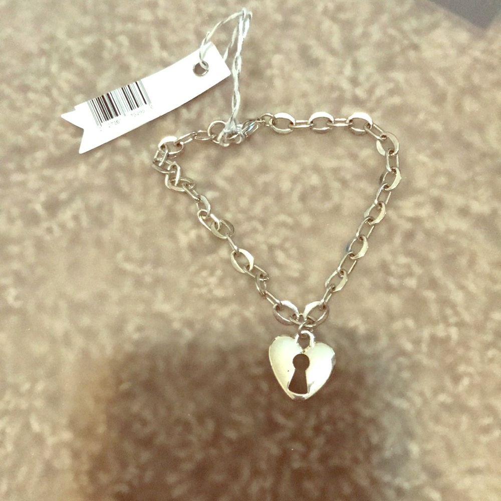 Silver fashion bracelet with heart charm
